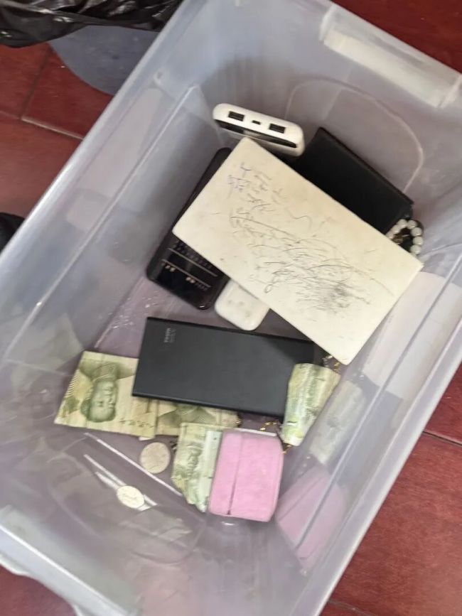 上海3人开豪车偷早餐车被拘 豪车团伙因渴作案