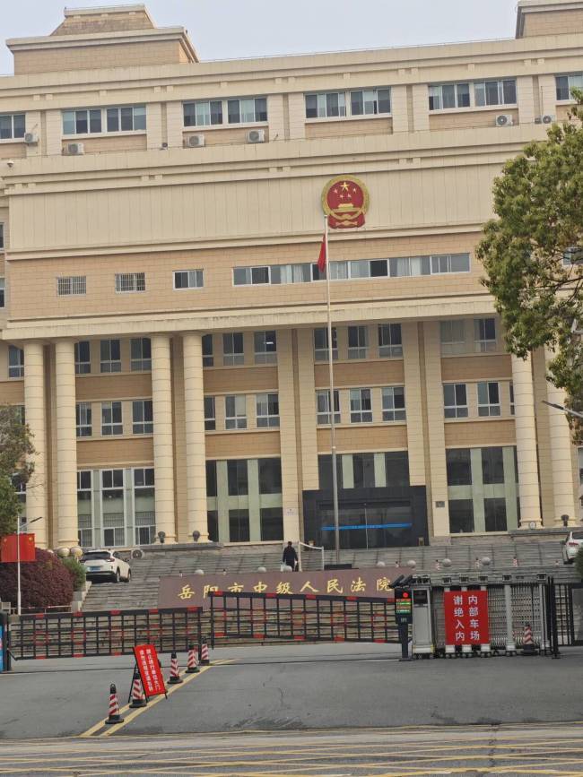 车库杀害发小男子庭审坚称不后悔 凶手拒绝对家属道歉