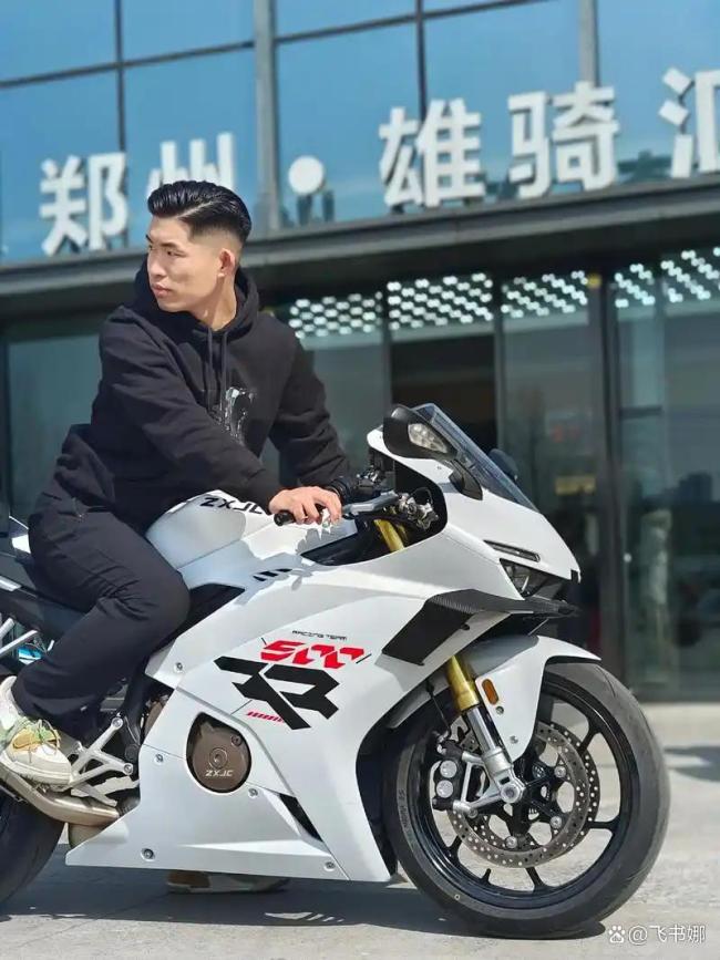 亏了2278万 张雪还在“烧钱” 研发投入持续加大