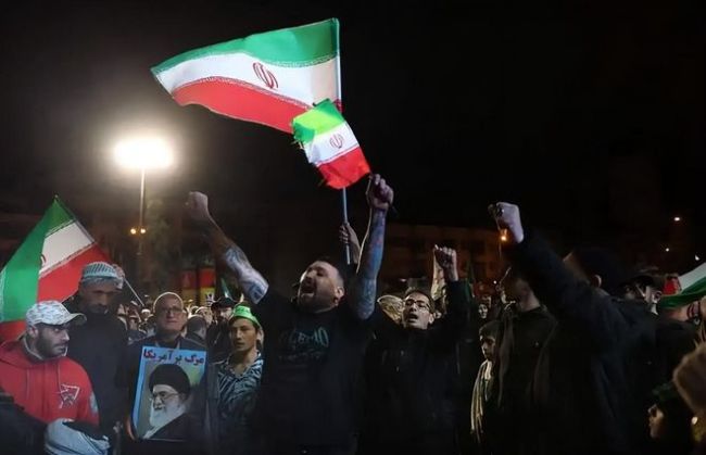 特朗普说赢了但美国没人信 停火背后的真相