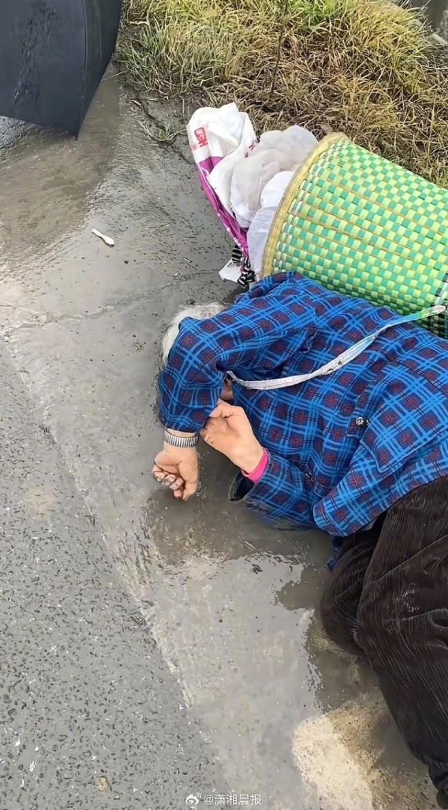 87岁老太被71岁老人骑车撞倒：他家付医药费，不追究逃逸责任