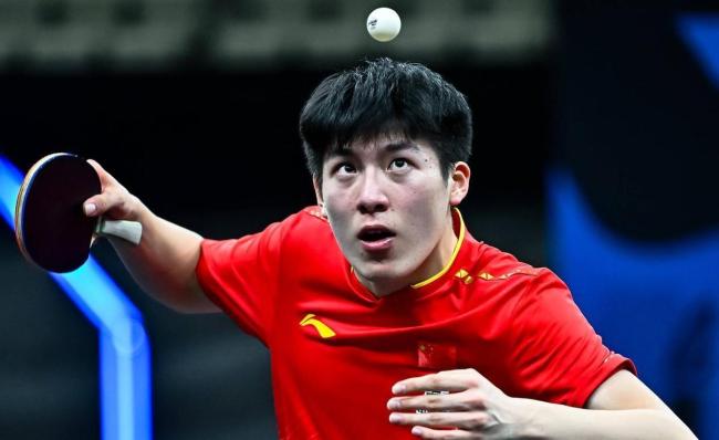 国乒战况10胜4负!向鹏被爆冷横扫,温瑞博、石洵瑶等完胜晋级 年青小将迎硬仗锻练