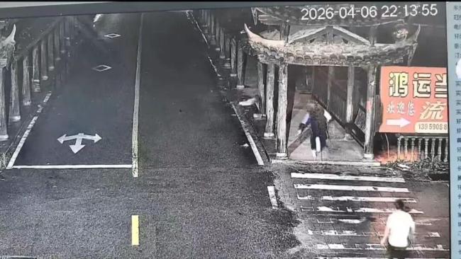 驾车坠河致5死女子家属发声 操作不当酿悲剧