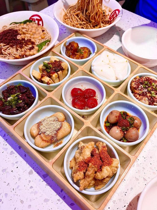 被潘玮柏带火的面馆已超负荷职责 五碗面激发全网狂欢