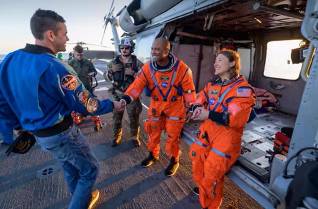 美宇航员出舱后为何不用被抬着走 飞行任务时间决定