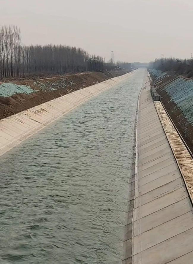 3人下水救人牺牲 1人未满19岁 英雄事迹感动全城