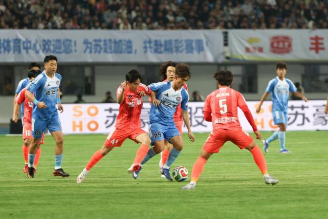 苏超新赛季火爆开幕 又是一票难求 精彩赛事超预期