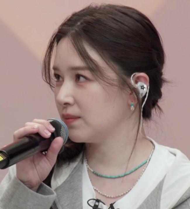 李小冉没跑调 姐姐团表现参差不齐