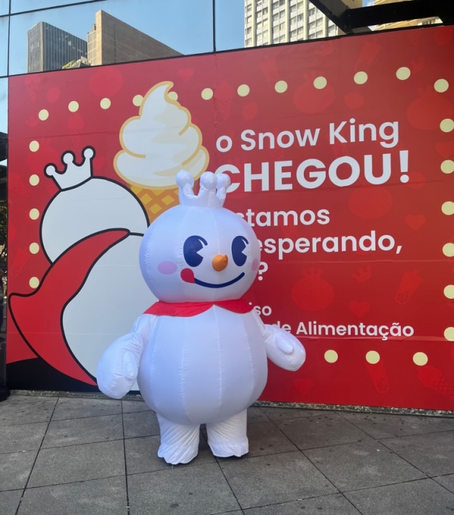 蜜雪冰城南美首店开业 排队2小时