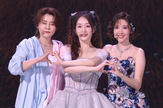 维妮娜淘汰 初舞台惊艳却难逃出局命运