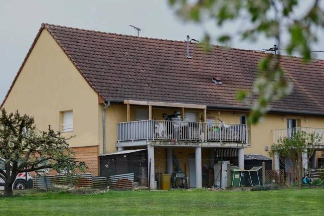 法国9岁男童被父亲锁货车近两年 两年黑暗终见光明