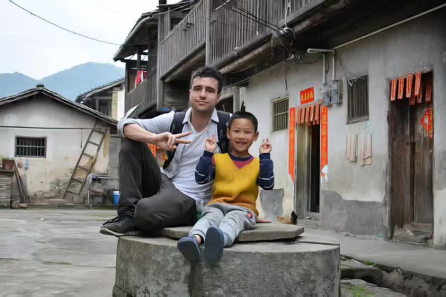 西班牙友人：中西合作“双向奔赴” 文化与经贸共繁荣