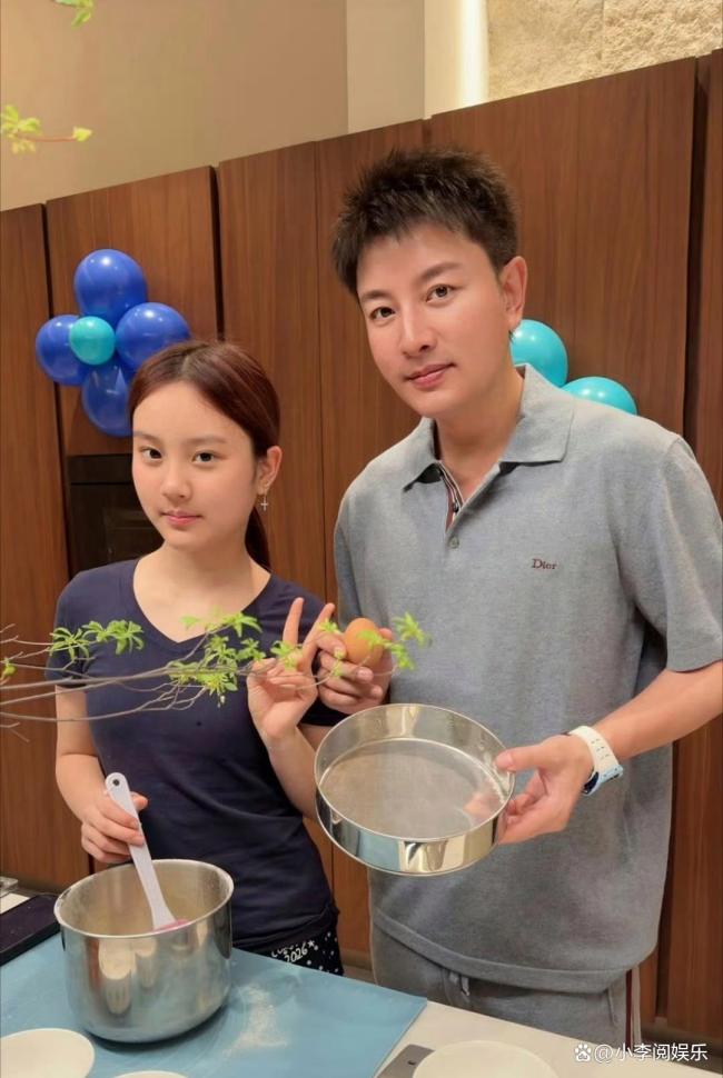 甜馨回应给贾乃亮做蛋糕 亲手烘焙传递爱