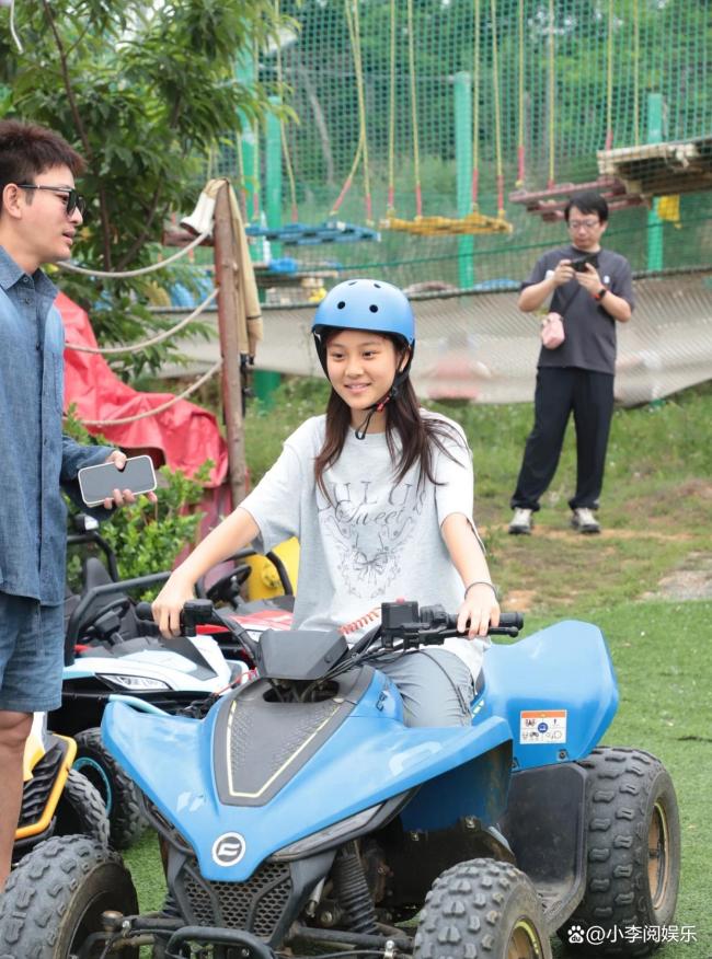 甜馨回应给贾乃亮做蛋糕 亲手烘焙传递爱