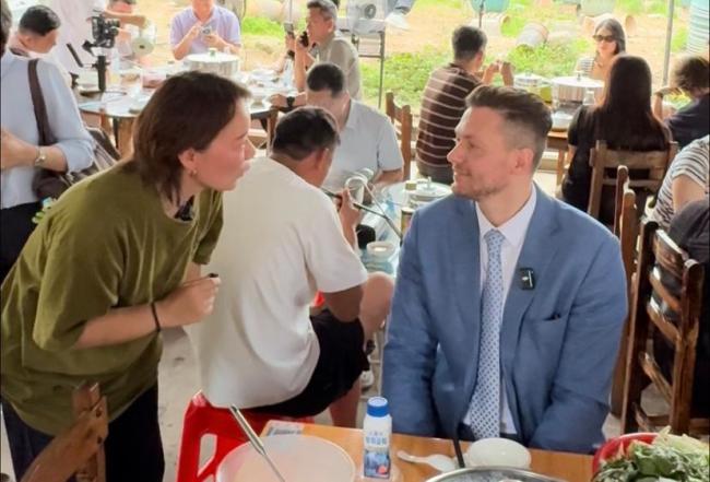 8天胖8斤博主回顺德被老莫“劝退” 老莫诚邀推广顺德美食