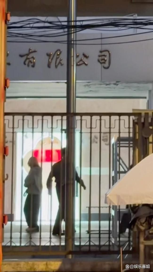 朴宝剑探班王安宇 跨国友谊速升温