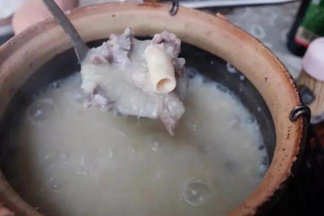 顺德鸡煲带火顺德美食 小店排队超300桌