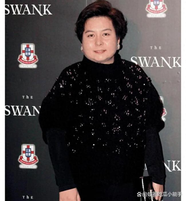 何猷君晒与何超蕸合照