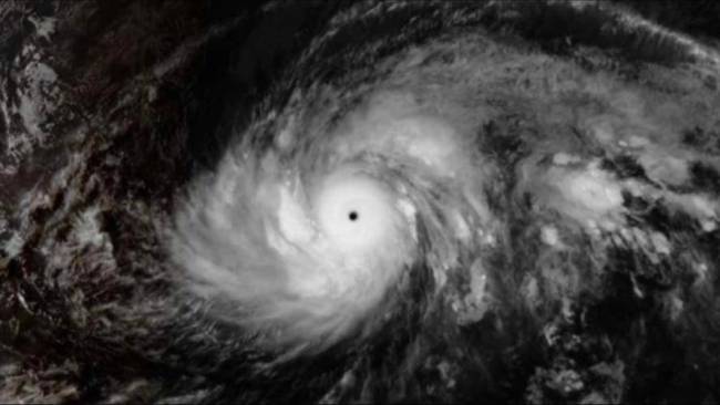 超强台风“森拉克”将正面袭击塞班岛 4月罕见风王来袭