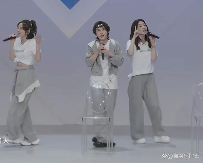 唐艺昕李小冉王濛自拍 姐姐们的时尚小心机