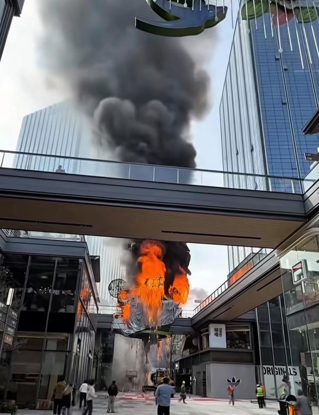 苏州一商场泡泡玛特装置起火
