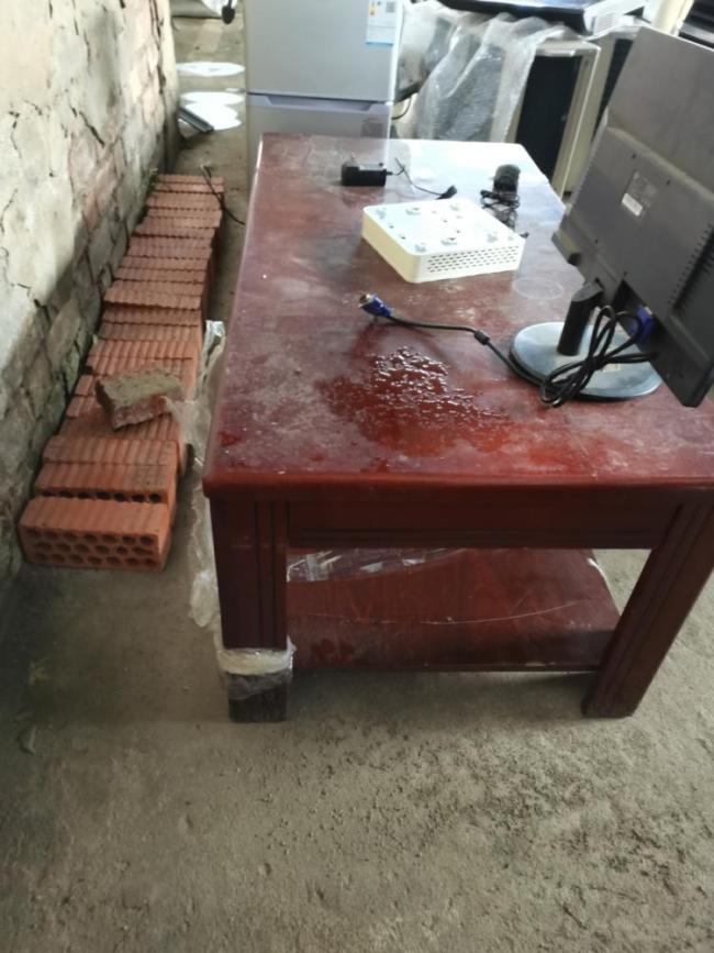 江苏镇江一公厕深夜被“搬空” 窃贼再次作案