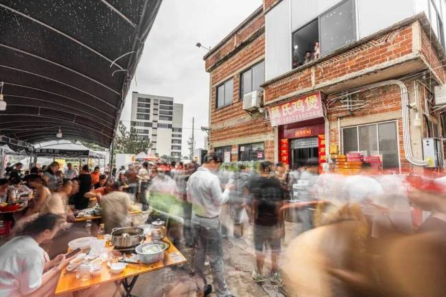 莫氏鸡煲首家分店或在顺德清晖园片区 全网最新晋“顶流”！