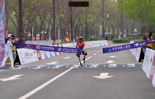 一年时间从跌跌撞撞到超越人类纪录