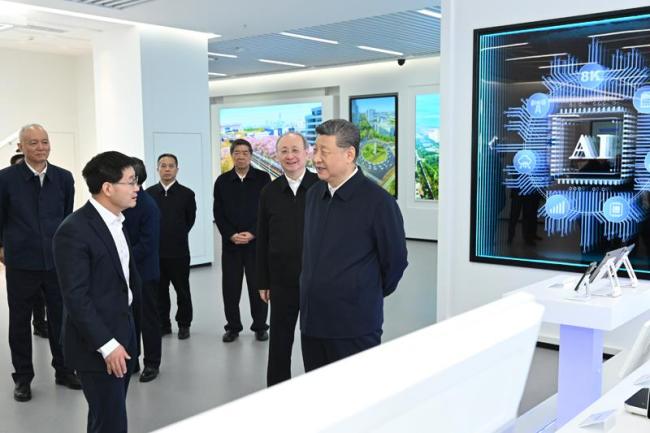 时政微观察丨加快建设网络强国 更好造福国家和人民