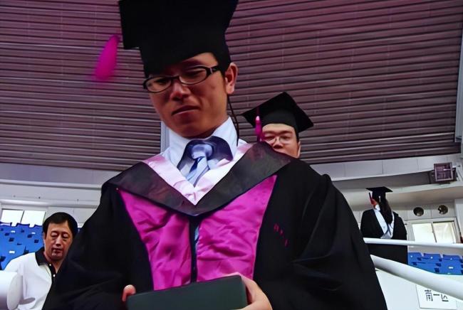 叶君3月底体检查出轻微胃部炎症