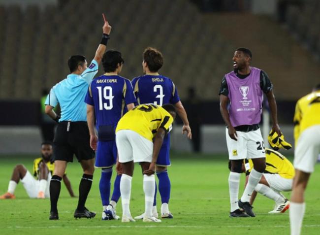 曝马宁遭亚足联重罚！被终止执法亚冠：2争议判罚致沙特巨头出局