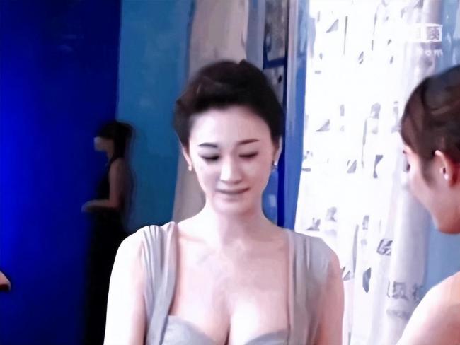 李小冉50岁状态我P都不敢P 真实坦诚圈粉无数