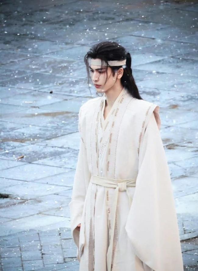 张凌赫《归鸾》最新路透释出 少年感与野性并存