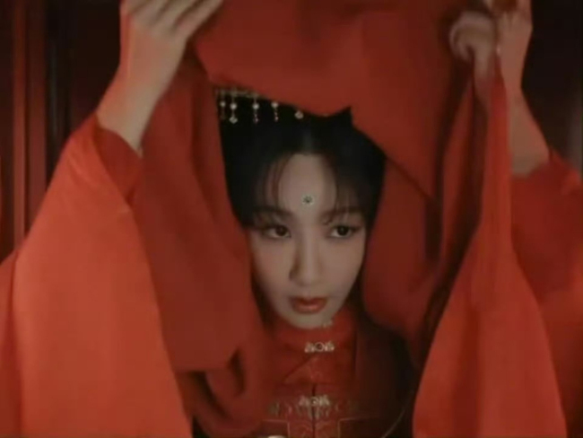 杨紫李祯婚服造型