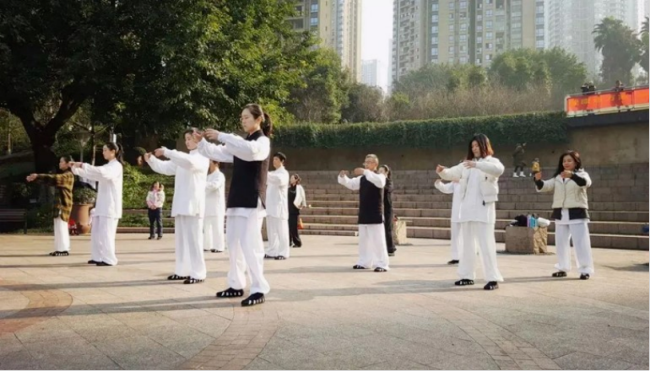 中西医都推荐的一个“防癌动作” 站着就能养生