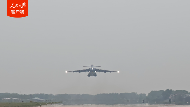 运-20B首次赴韩接英雄回家