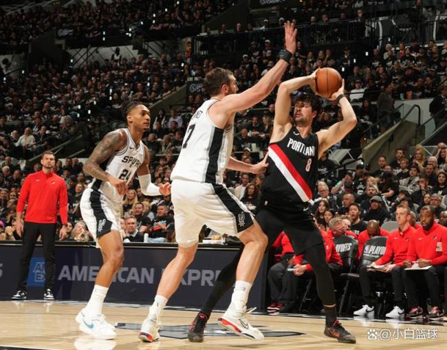 惨烈！马刺三人遭遇伤病被逆转14分 主力伤退影响战局