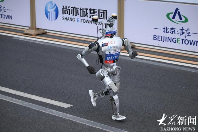 中国机器人强在哪 自主导航引领未来