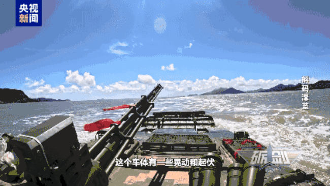 专职登岛踹门 海陆铁骑作战演练