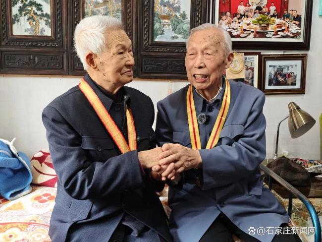 98岁老兵与八路军老战士兄长重聚