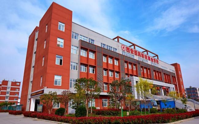 因开玩笑遭同学持刀捅伤男生转出ICU