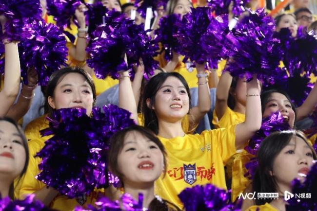 粤超：热爱不分输赢，球迷热情燃爆越秀山