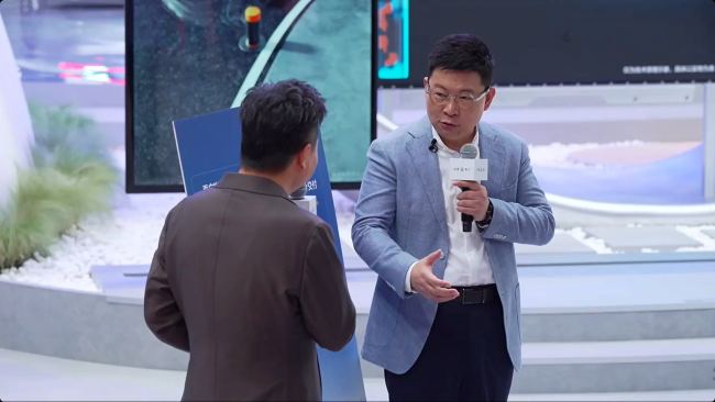 余承东称智能车进入体系决胜周期