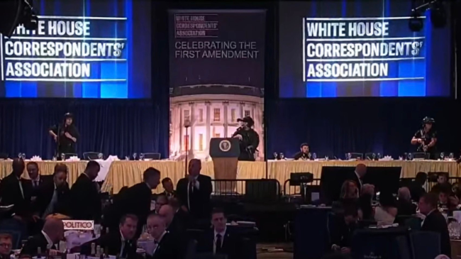 CNN记者称离枪手仅几英尺 白宫晚宴外惊魂一刻