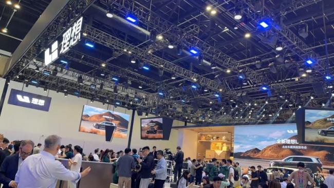 感受北京车展超燃现场 车企巨头齐聚首秀新技术
