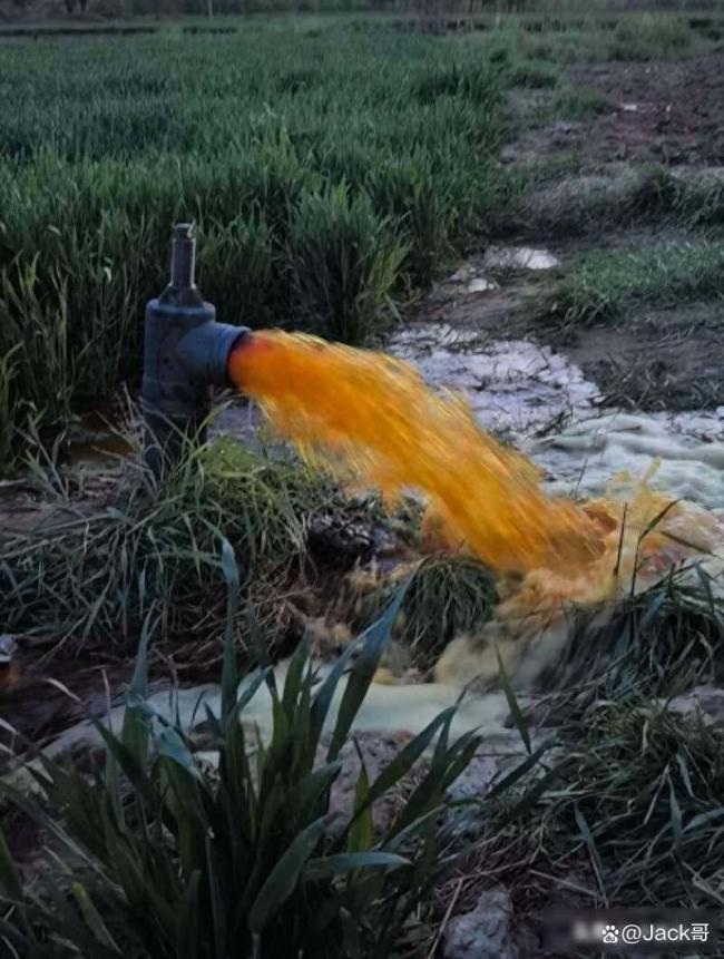 “红水”十年无人管曝光3天出结果 污染责任难追责