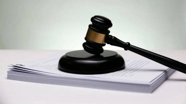 电动车逆行闯红灯撞摩托车各担责50%