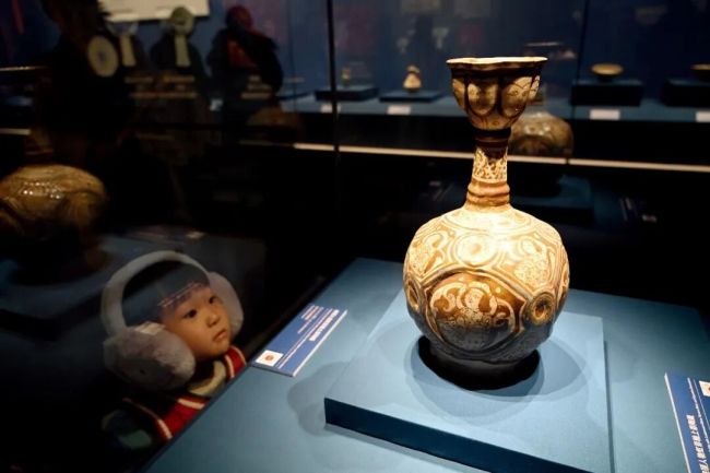 伊朗国宝来到中国被郑重对待 文化交流中的温暖与尊重