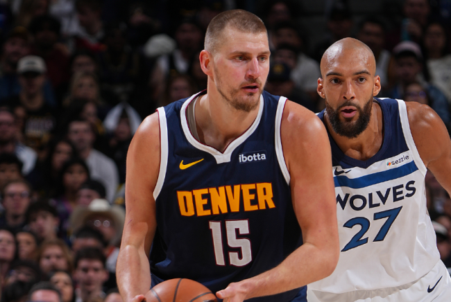 拒绝出局！约基奇垃圾时间玩弄对手