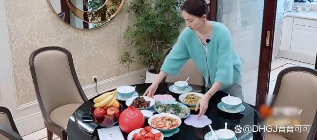 张豆豆做的菜被孙母挑刺 综艺里的婆媳真相